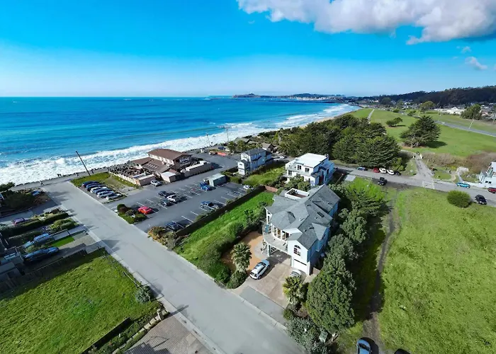 Steps To Beach And Amazing Ocean Views - Miramar Home